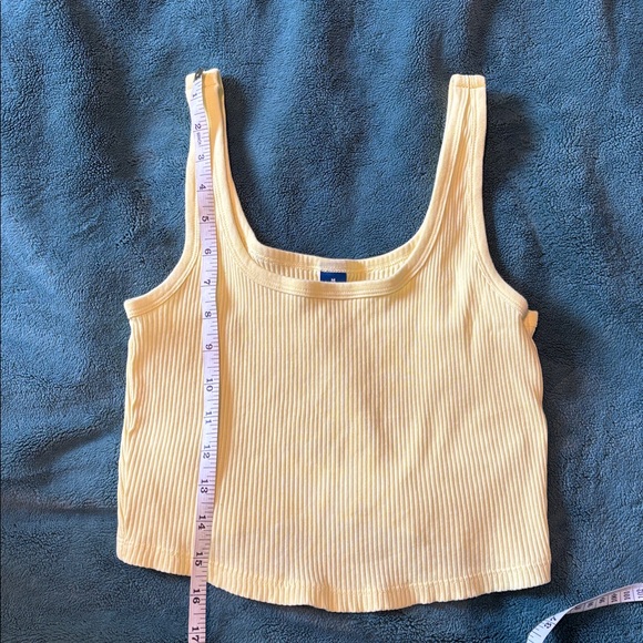 Old Navy Highlighter Yellow Crop Tank - Picture 4 of 5